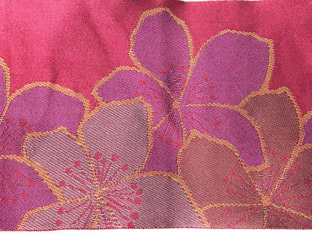 Cintura obi artigianale con motivo di fiori di ciliegio - immagine 3