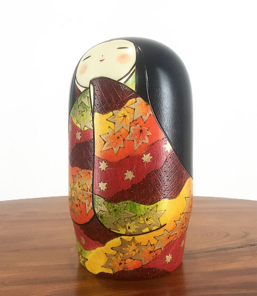 Raffinata Kokeshi "Shinshu" - "Autunno profondo" di Fumio Tomidokoro - immagine 2