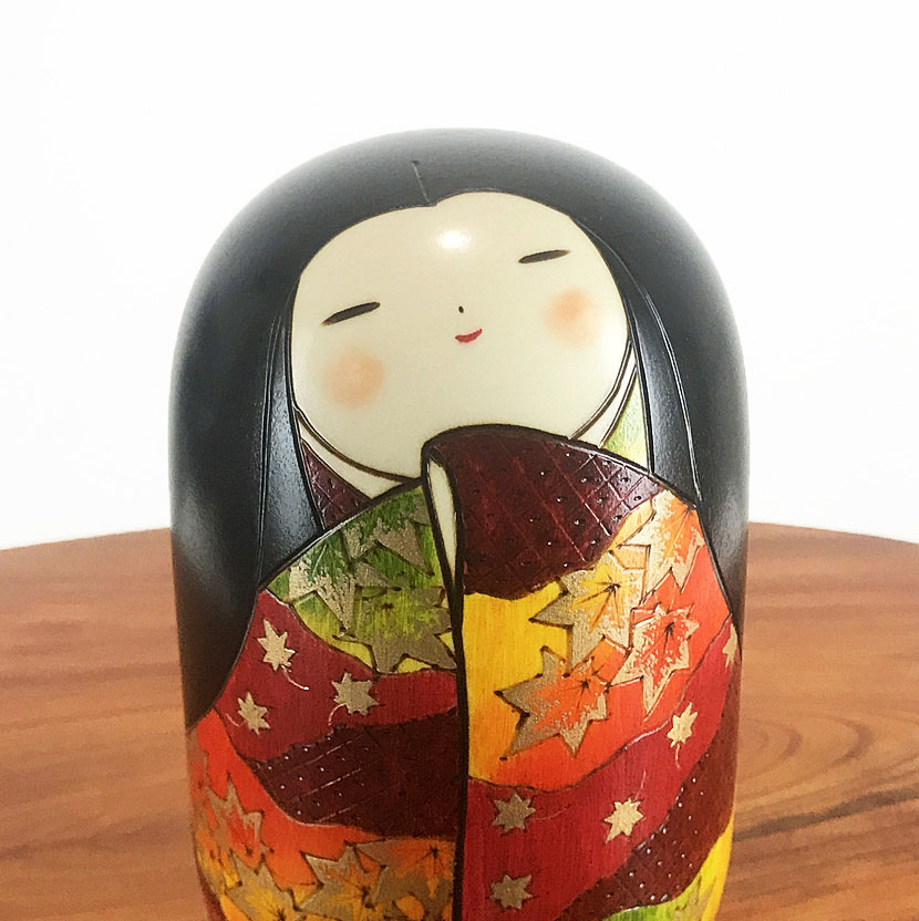 Raffinata Kokeshi "Shinshu" - "Autunno profondo" di Fumio Tomidokoro - immagine 5