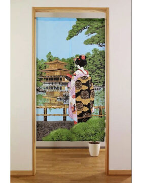 Tenda Noren con elegante paesaggio con Maiko e KinkakujiÂ
