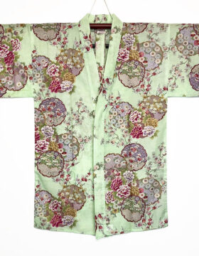 Yukata corto giada con elegante motivo di fiocchi di neve