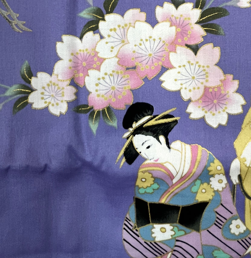 Yukata corto viola con elegante motivo di fiori di ciliegio e geisha -  Kimono Flaminia