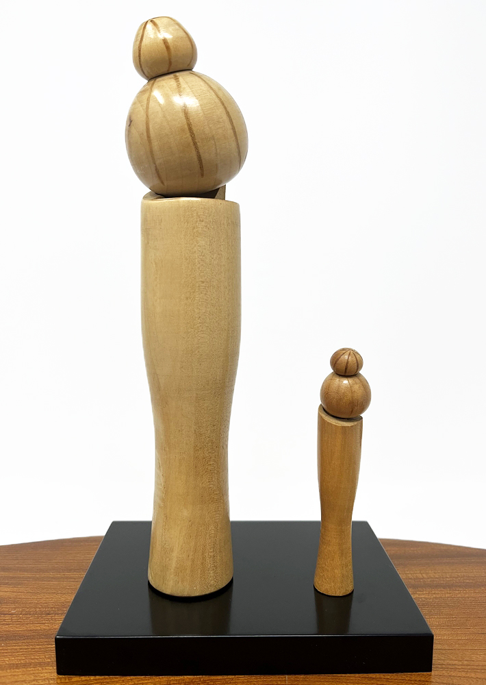 Rara coppia di kokeshi vintage "Hajirai" - "Timidezza" di Kenichi Murakami con base - immagine 3