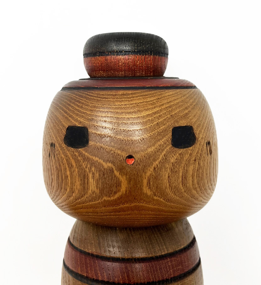 Rara kokeshi vintage da collezione "Matsuri no ko" - "Ragazzo della Festa" di Yamanaka Sanpei con base - immagine 5