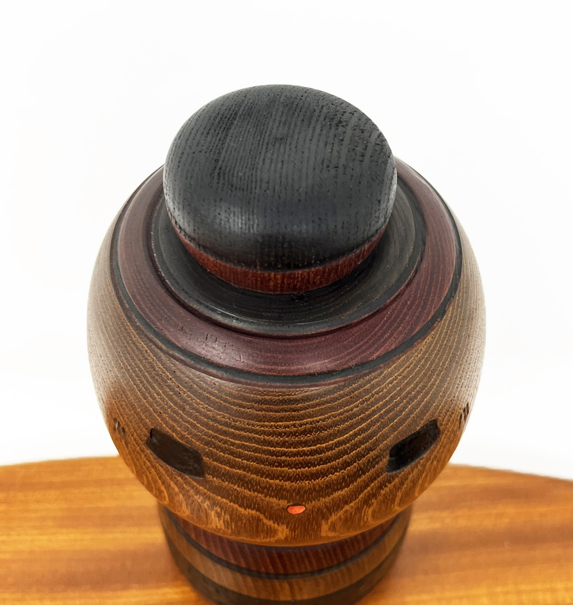 Rara kokeshi vintage da collezione "Matsuri no ko" - "Ragazzo della Festa" di Yamanaka Sanpei con base - immagine 8