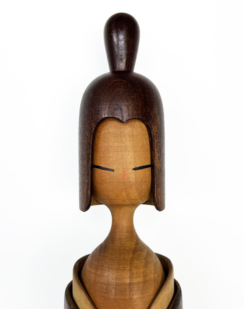 Rara e imponente kokeshi vintage da collezione "Hatsune" di Shido Shozan (51 cm) - immagine 5