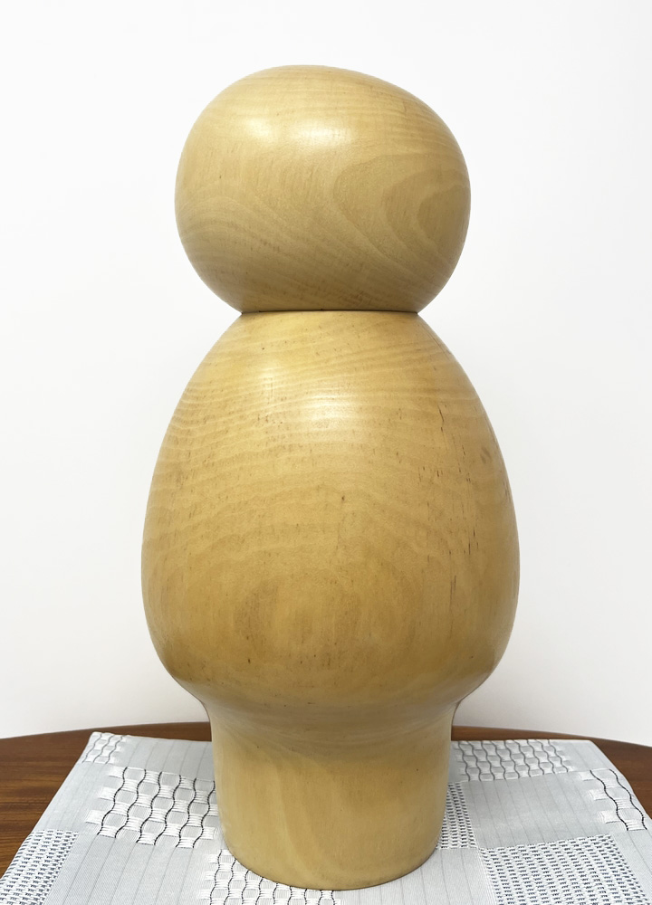 Rara kokeshi vintage da collezione "Yukibōzu" - "Ragazzo delle nevi" di Watanabe Masao (27 cm) - immagine 3