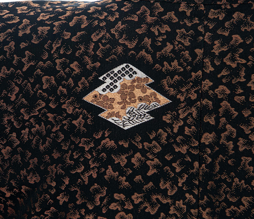 Haori Kimono appartenente al primo 900 con pregiato motivo astratto luminoso e cangiante - immagine 4