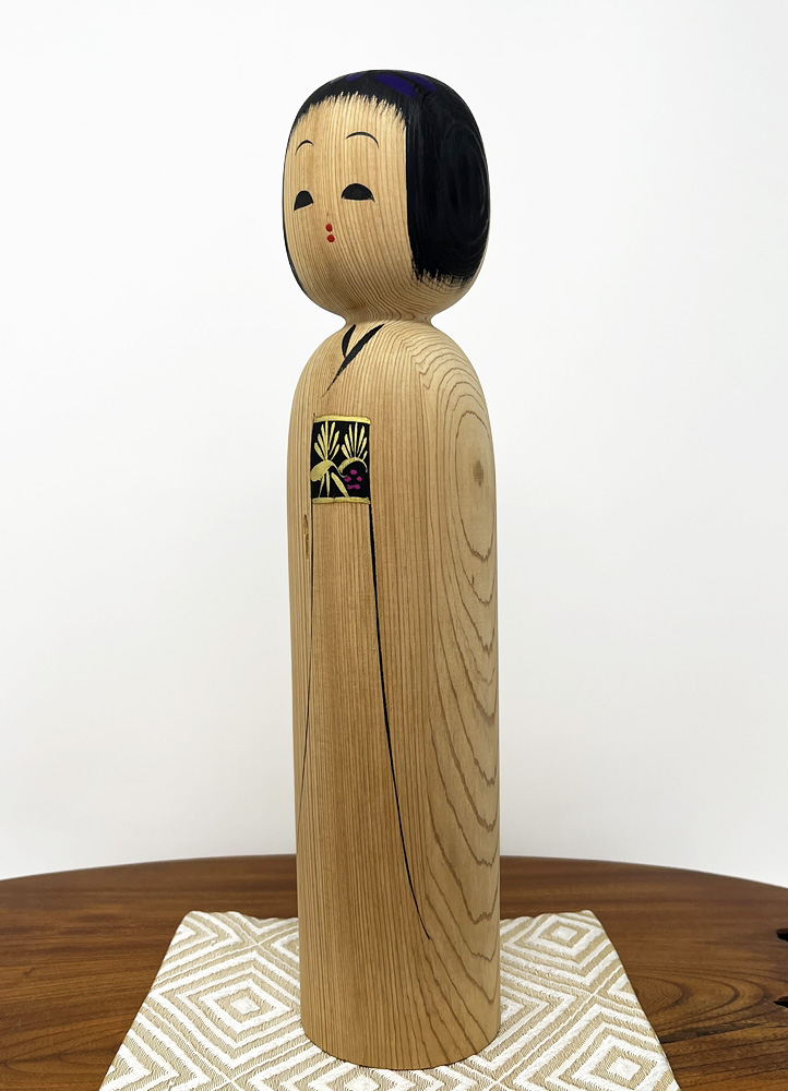 Raffinata kokeshi vintage in legno di cedro di Matagoro Yashima (30,5 cm) - immagine 2