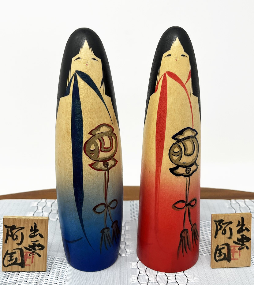 Raro Set di kokeshi vintage "Okuni" del santuario Izumo di Nobuyoshi Matsutani