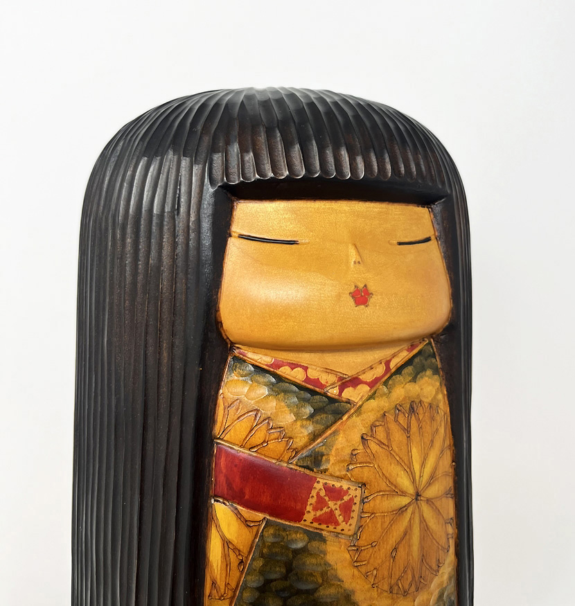 Esclusiva kokeshi vintage "Kikudō" - "Ragazza dei Fiori di Kiku" di Tatsuo Kato (30,5 cm) - immagine 9