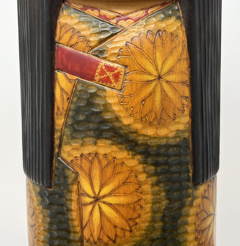 Esclusiva kokeshi vintage "Kikudō" - "Ragazza dei Fiori di Kiku" di Tatsuo Kato (30,5 cm) - immagine 7