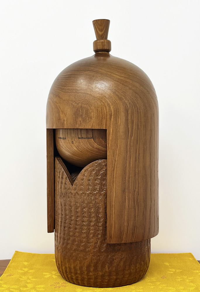 Raffinata kokeshi vintage da collezione "Dōjo" – "Giovane ragazza" di Shido Shozan (26,5 cm) - immagine 2