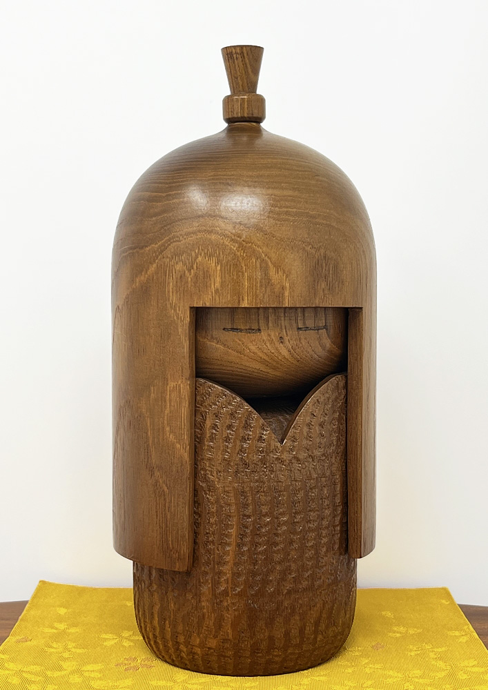 Raffinata kokeshi vintage da collezione "Dōjo" – "Giovane ragazza" di Shido Shozan (26,5 cm) - immagine 4