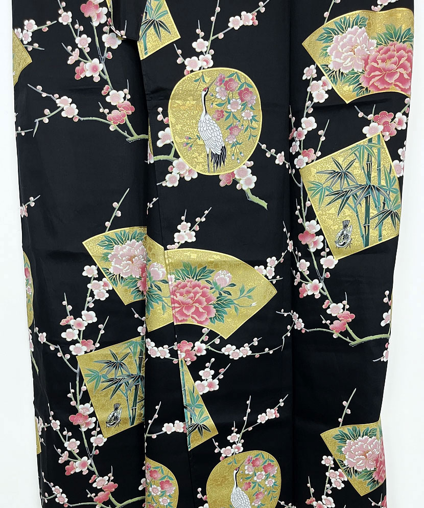 Yukata nero con elegante motivo di gru e ventagli - immagine 4