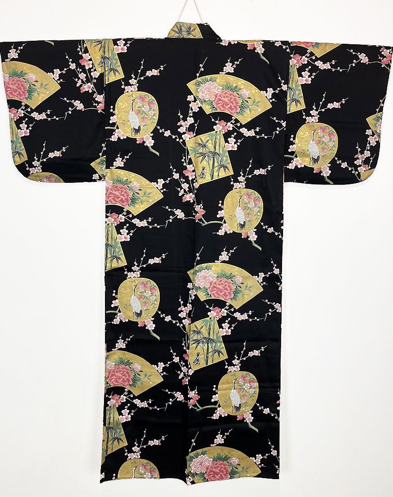 Yukata nero con elegante motivo di gru e ventagli - immagine 6