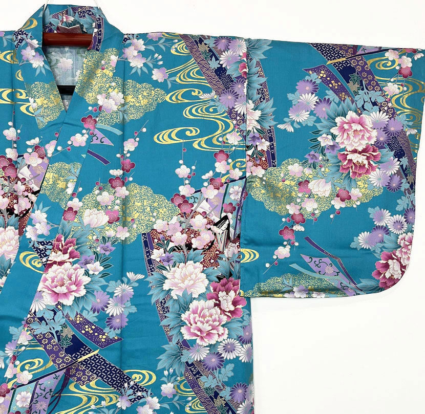 Yukata turchese con elegante motivo di principessa e fiori di ciliegio - immagine 2