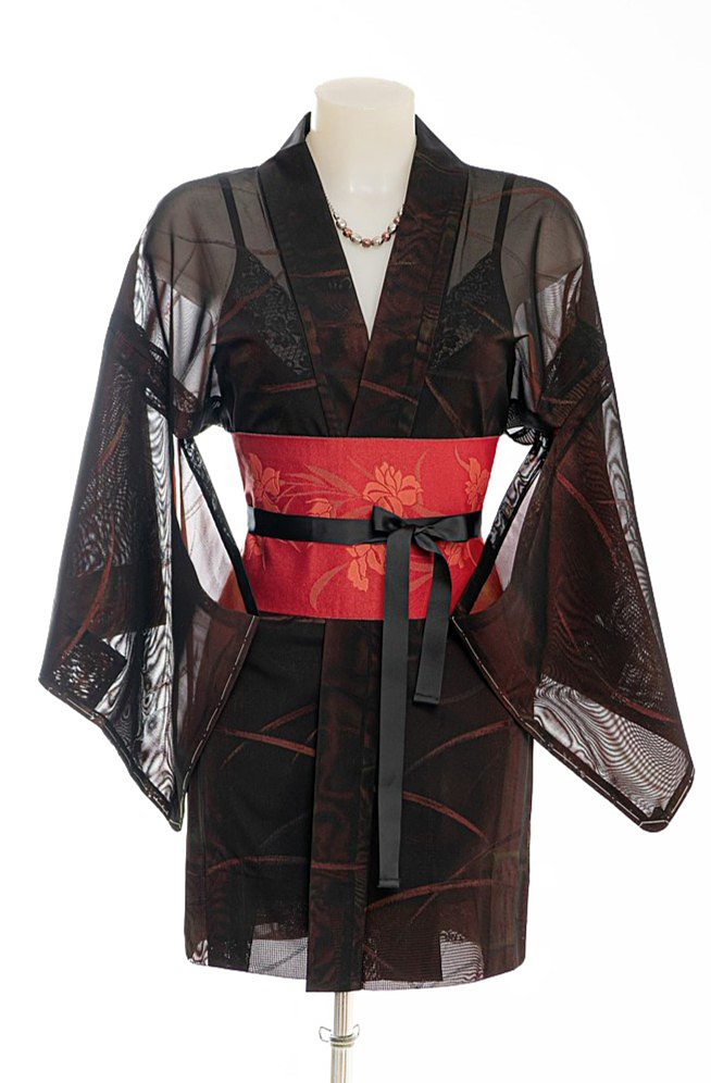 Haori Kimono nero semitrasparente con elegante motivo rosso cangiante