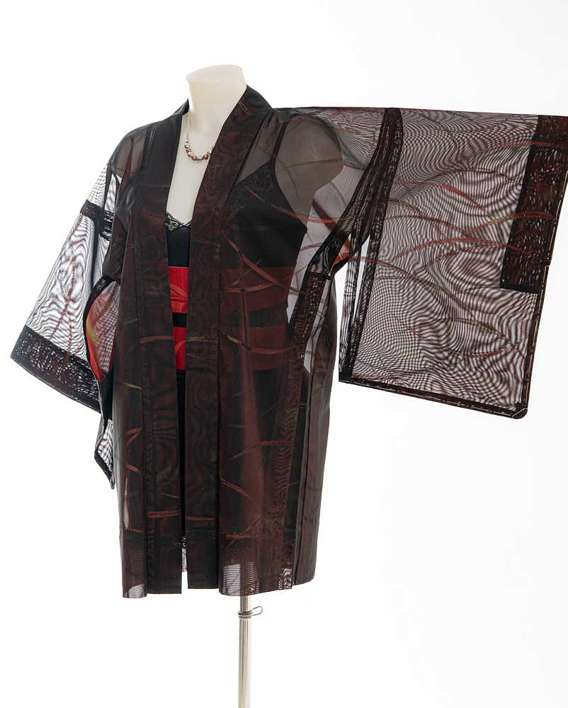 Haori Kimono nero semitrasparente con elegante motivo rosso cangiante - immagine 4