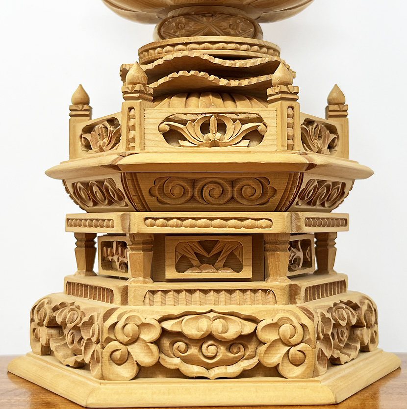 Statua di Buddha Dainichi Nyorai seduto su piedistallo esagonale (27,5 cm) - immagine 9