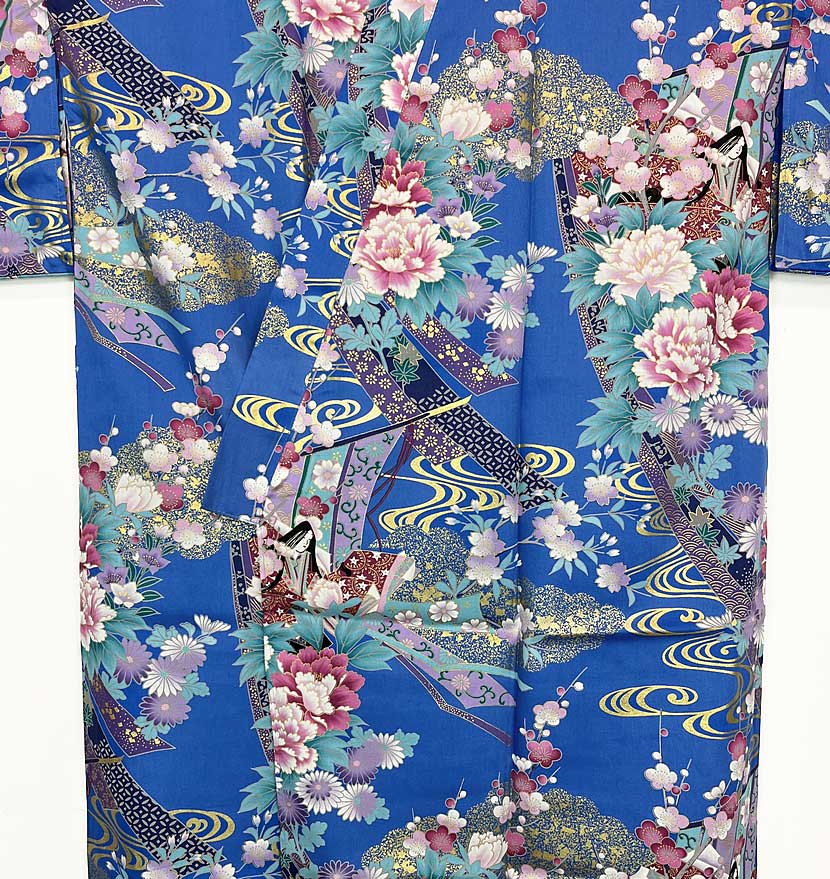 Yukata azzurro con elegante motivo di principessa e fiori di ciliegio - immagine 3