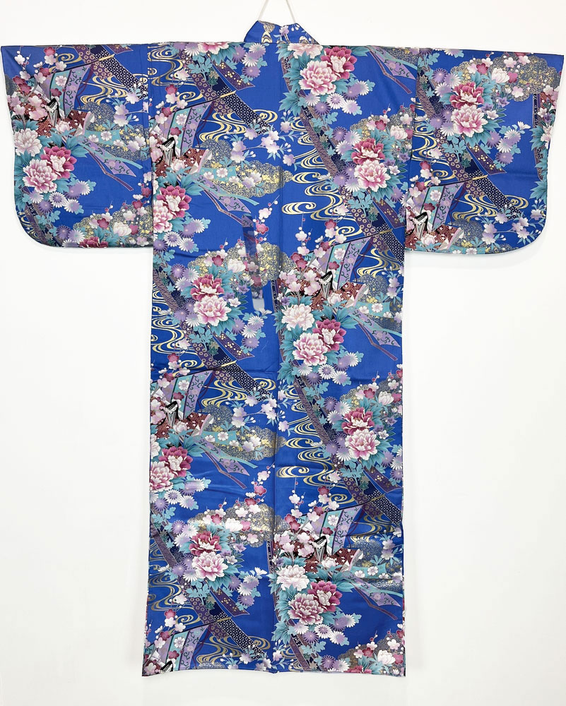 Yukata azzurro con elegante motivo di principessa e fiori di ciliegio - immagine 7
