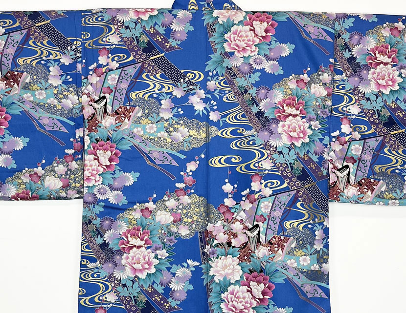 Yukata azzurro con elegante motivo di principessa e fiori di ciliegio - immagine 8