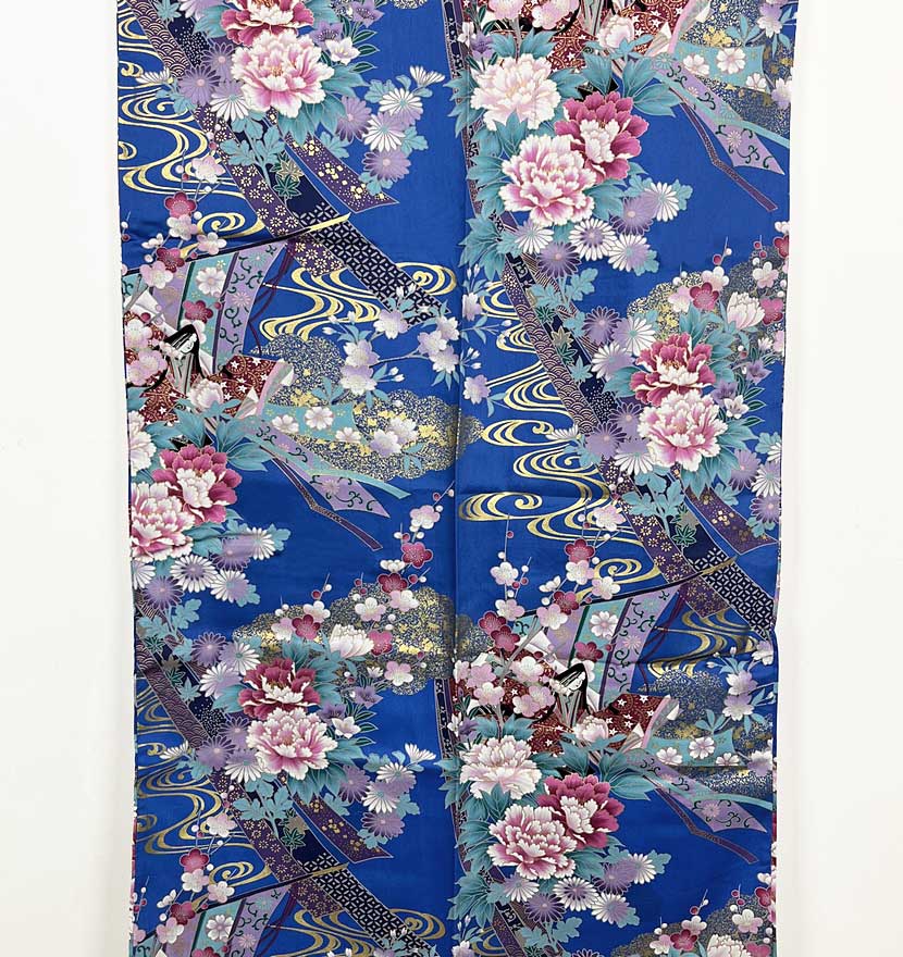 Yukata azzurro con elegante motivo di principessa e fiori di ciliegio - immagine 9