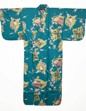 Yukata turchese con elegante motivo di gru e ventagli