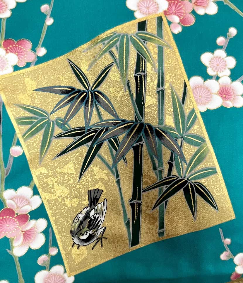 Yukata turchese con elegante motivo di gru e ventagli - immagine 9