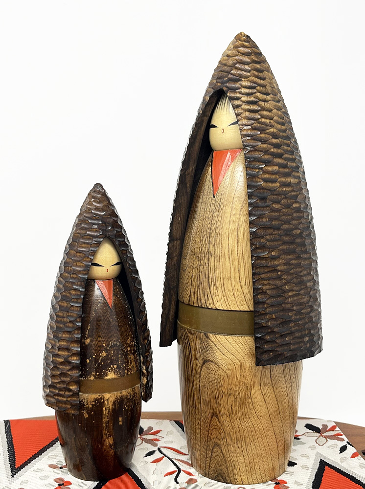 Esclusiva coppia di kokeshi vintage "Yamazato" - "Villaggio di Montagna" di Shido Shozan (31 cm) - immagine 9