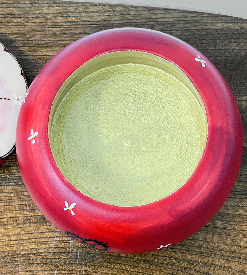 Elegante kokeshi contenitore "Akai doresu" - "Vestito rosso" di Oki Izumi - immagine 8