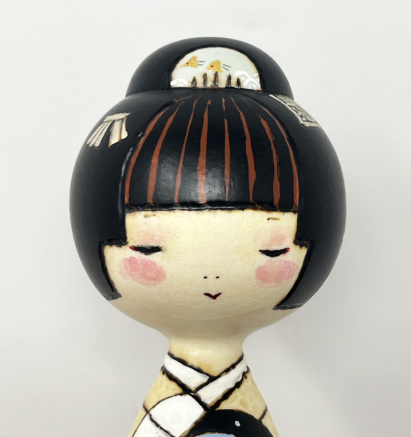 Esclusiva kokeshi "Suzuhime" - "Principessa della brezza di mare" di Oki Izumi - Pezzo unico - immagine 6