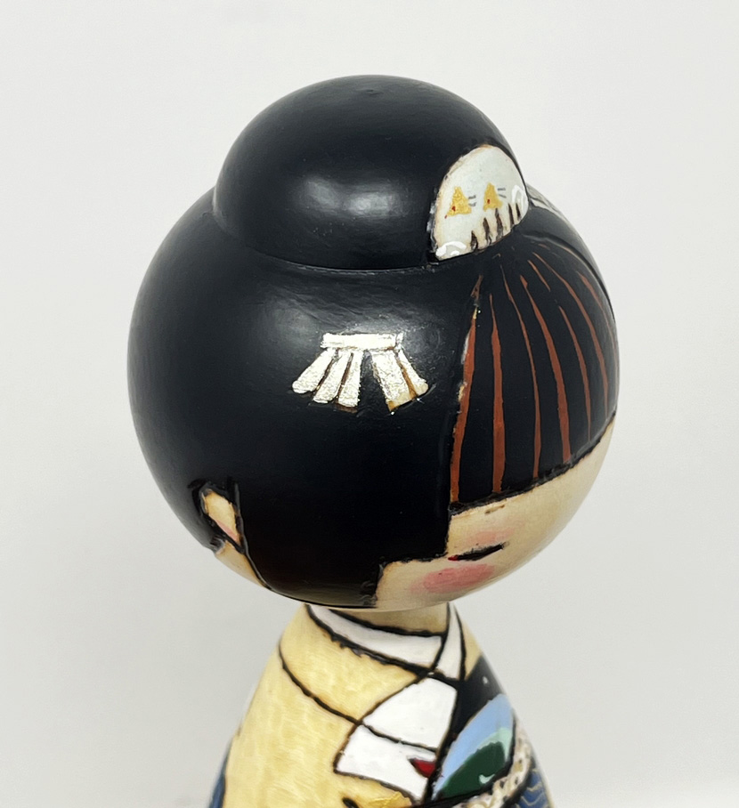 Esclusiva kokeshi "Suzuhime" - "Principessa della brezza di mare" di Oki Izumi - Pezzo unico - immagine 10