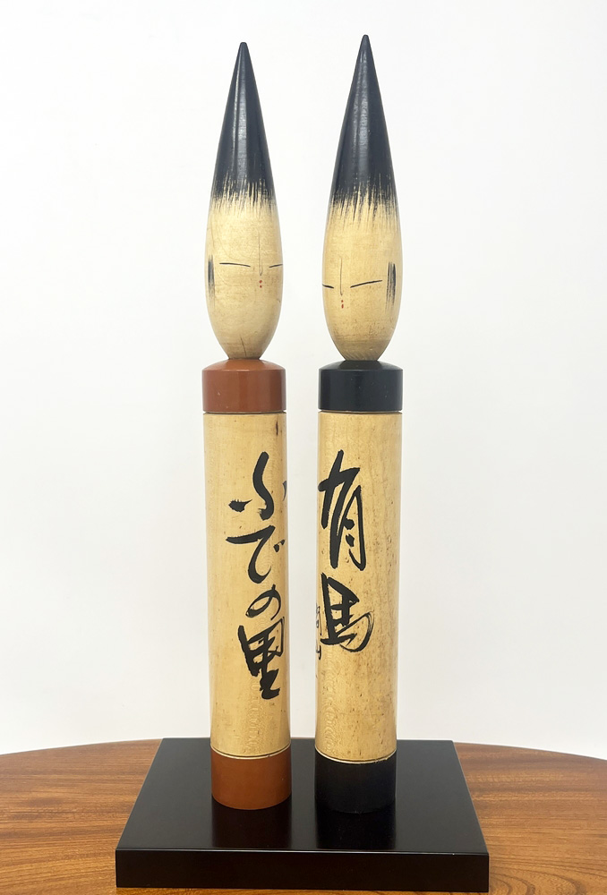 Rara coppia di kokeshi vintage "Pennelli da calligrafia" con base di Shido Shozan - immagine 7