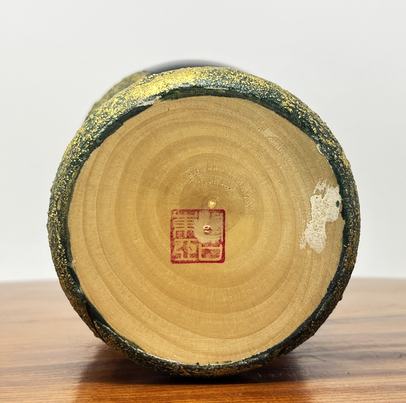 Rara kokeshi vintage da collezione "Heian" con tecnica della foglia d'oro di Toa Sekiguchi (32,5 cm) - immagine 13