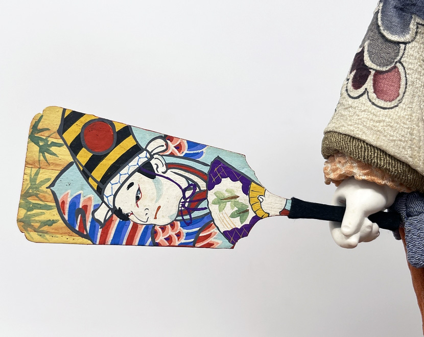 Straordinaria Bambola "Kamuro" - “Giovane Apprendista Oiran” di Okamoto Gyokusui con scatola di legno - immagine 11