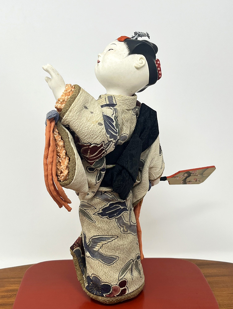 Straordinaria Bambola "Kamuro" - “Giovane Apprendista Oiran” di Okamoto Gyokusui con scatola di legno - immagine 3