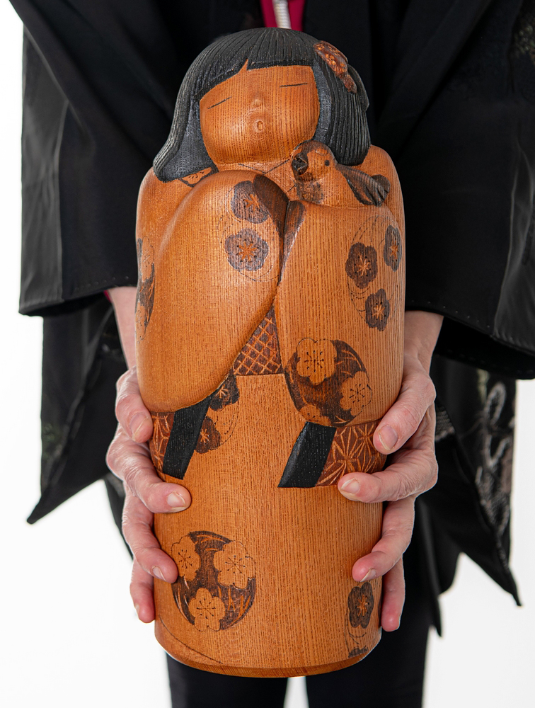 Straordinaria kokeshi "Haru no ro" - "Calore di Primavera" di Yuko Yamazaki (35 cm) - immagine 19