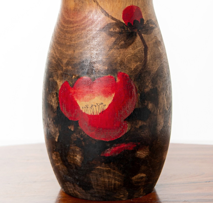 Maestosa kokeshi vintage “Kantsubaki” – “Camelia d’inverno” di Watanabe Masao (41,5 cm) - immagine 7