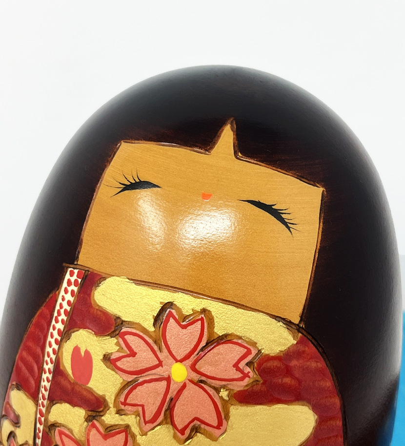 Rara Kokeshi vintage con eleganti fiori di ciliegio di Chie Tamura - immagine 10
