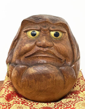 Raro e pregiato Daruma vintage di Iwasaki Ippo – Arte scultorea di Inami, con confezione originale in legno