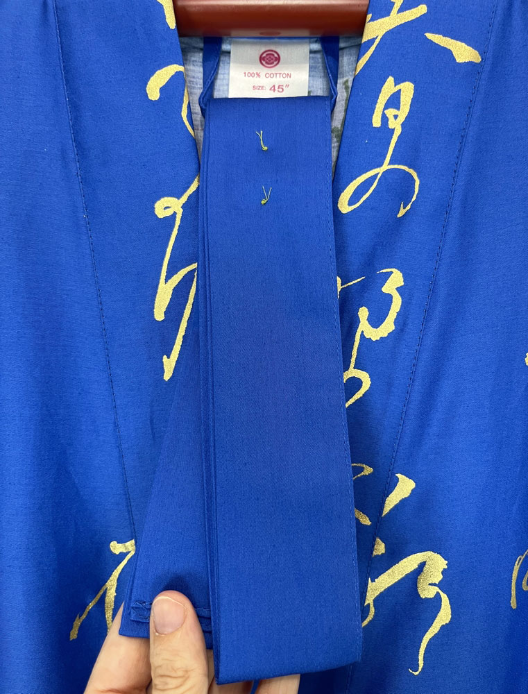 Yukata Spolverino blu royal con Scene di Vita di Corte e Fiori di Ciliegio - immagine 16