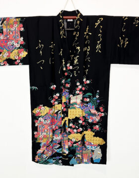 Yukata Spolverino Nero con Scene di Vita di Corte e Fiori di Ciliegio