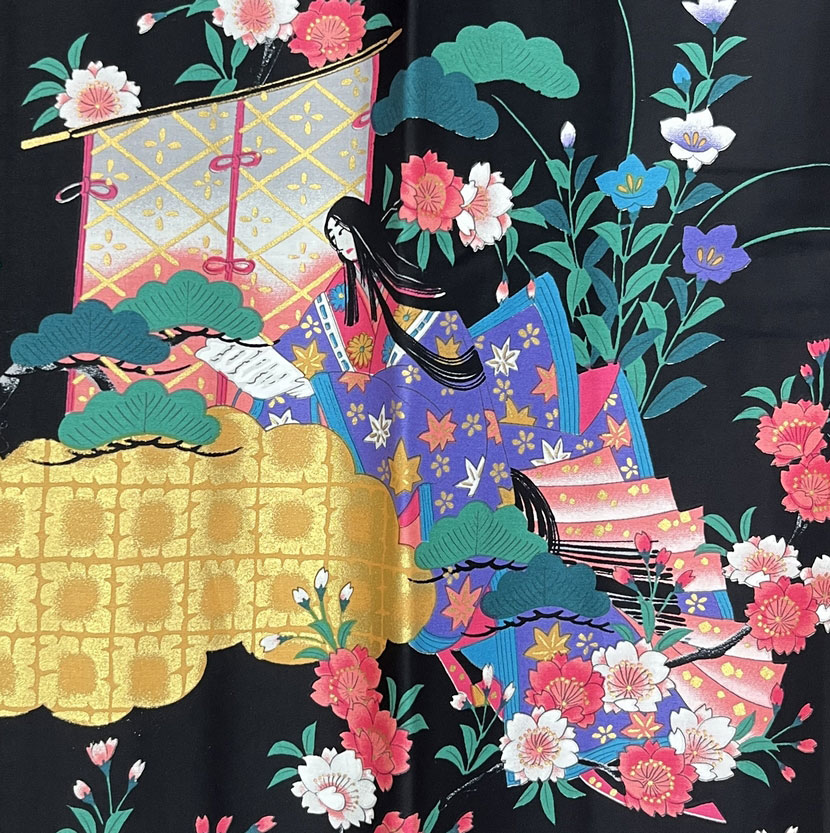 Yukata Spolverino Nero con Scene di Vita di Corte e Fiori di Ciliegio - immagine 2
