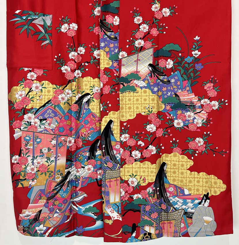 Yukata Spolverino Rosso con Scene di Vita di Corte e Fiori di Ciliegio - immagine 3
