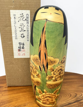 Esclusiva kokeshi vintage da collezione "Hana Kaoru" - "Il Profumo dei Fiori" di Suigai Sato