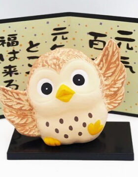 Gufo portafortuna giapponese con base e paravento (grande)