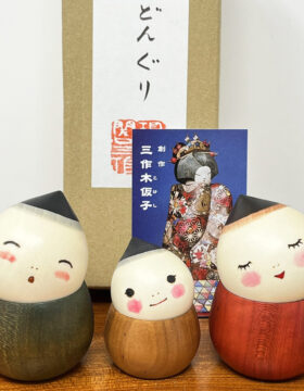 Kokeshi vintage da collezione "Donguri" - "Ghiande" del Maestro Sansaku Sekiguchi