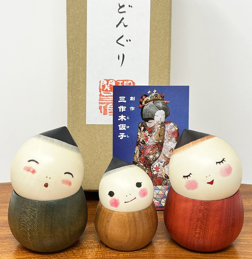 Kokeshi vintage da collezione "Donguri" - "Ghiande" del Maestro Sansaku Sekiguchi